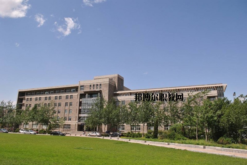 恩施中等職業(yè)技術(shù)學(xué)校2020年報名條件、招生要求、招生對象