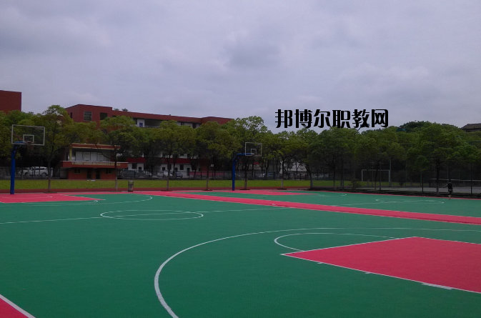 南昌保險(xiǎn)學(xué)校2020年招生辦聯(lián)系電話(huà)