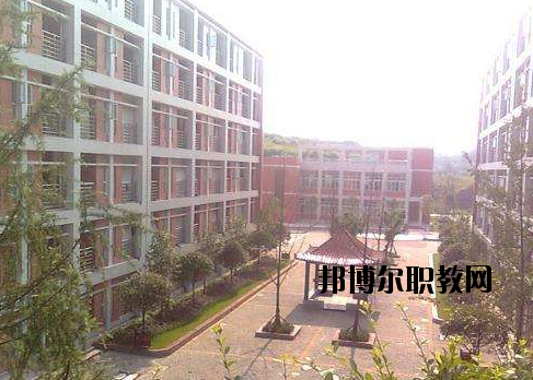 新市職業(yè)高級中學怎么樣，好不好