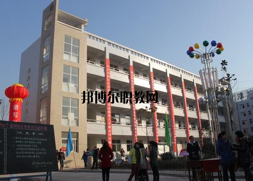 靈寶職業(yè)中等專業(yè)學(xué)校2021年報(bào)名條件、招生要求、招生對(duì)象