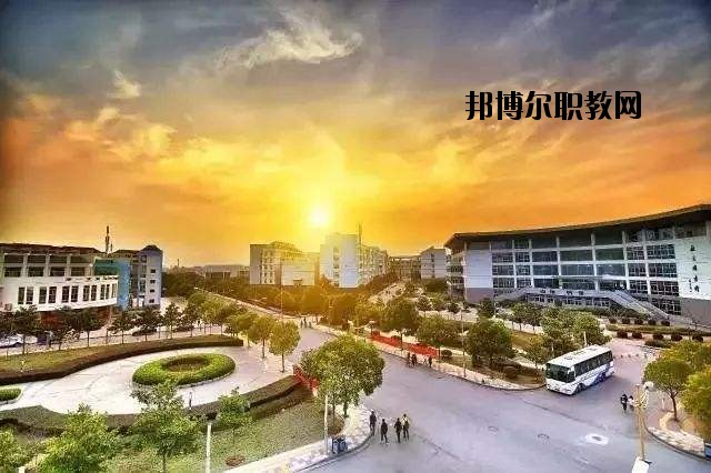 英山草盤職業(yè)中學(xué)怎么樣、好不好