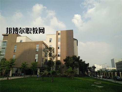 內(nèi)江科技開發(fā)學(xué)校2020年報(bào)名條件、招生要求、招生對(duì)象