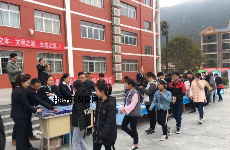 錦屏中等職業(yè)技術(shù)學(xué)校2020年報名條件、招生要求、招生對象