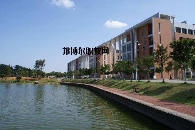 英山理工中等專業(yè)學校怎么樣、好不好