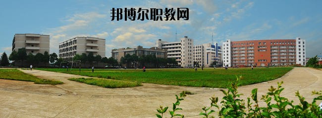 華寧縣職業(yè)高級(jí)中學(xué)怎么樣、好不好