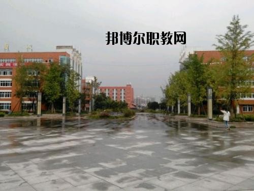 四川江油工業(yè)學(xué)校2020年報(bào)名條件、招生要求、招生對(duì)象