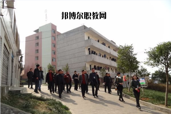 古藺縣大村職業(yè)中學校2020年報名條件、招生要求、招生對象