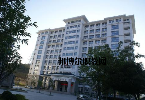 云浮技工學(xué)校2020年報名條件、招生要求、招生對象