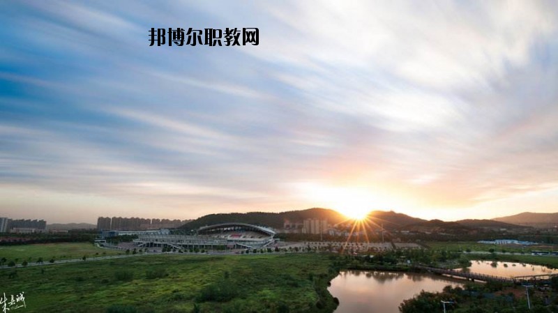 武穴財(cái)貿(mào)中等專業(yè)學(xué)校怎么樣、好不好