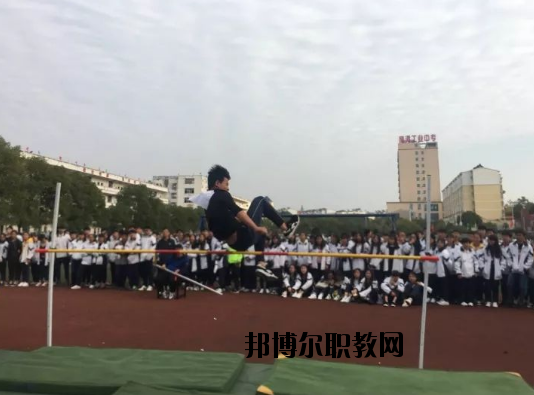 鷹潭工業(yè)中等專(zhuān)業(yè)學(xué)校網(wǎng)站網(wǎng)址