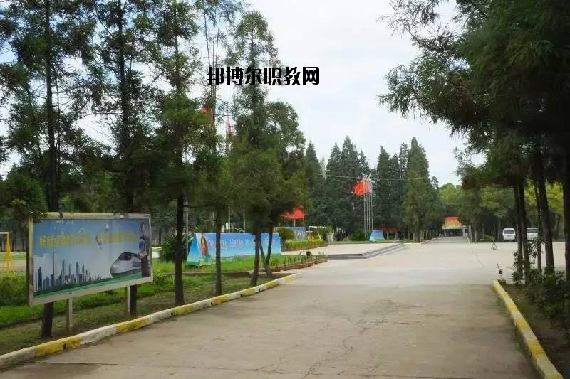 富寧縣民族職業(yè)高級中學(xué)2020年報名條件、招生要求、招生對象