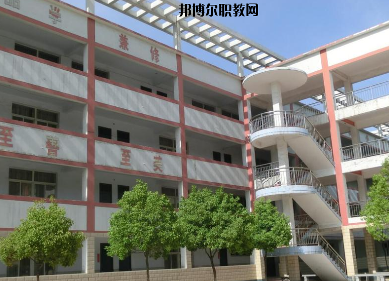 寶豐中等專業(yè)學校2021年招生辦聯(lián)系電話