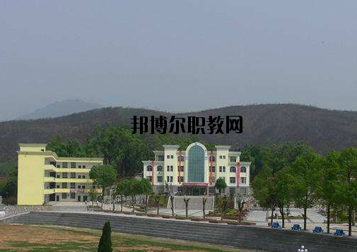 萍鄉(xiāng)武功山中等專業(yè)學(xué)校2020年報名條件、招生要求、招生對象