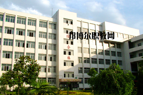 南陽文化藝術(shù)學校2021年報名條件、招生要求、招生對象