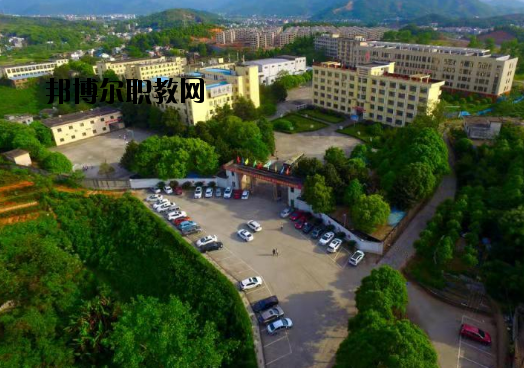 萍鄉(xiāng)工業(yè)中等專業(yè)學(xué)校怎么樣、好不好