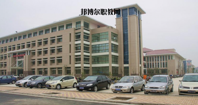 連云港師范高等專(zhuān)科學(xué)校2020年報(bào)名條件、招生要求、招生對(duì)象