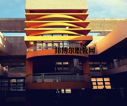 鄭州商貿(mào)管理學(xué)校2021年招生辦聯(lián)系電話(huà)