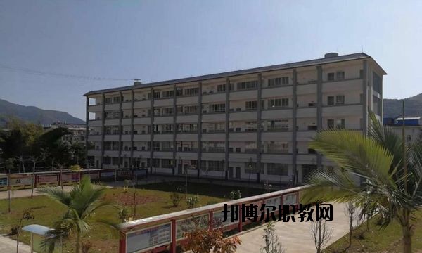 孟連縣職業(yè)高級(jí)中學(xué)2020年報(bào)名條件、招生要求、招生對(duì)象