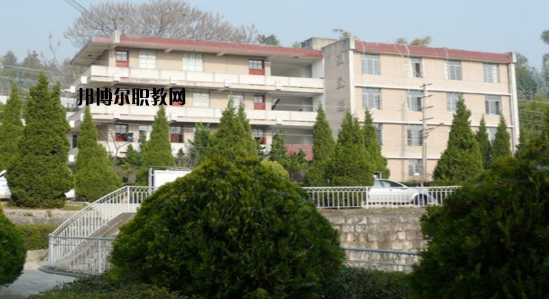 保山隆陽區(qū)職業(yè)技術學校2020年招生簡章