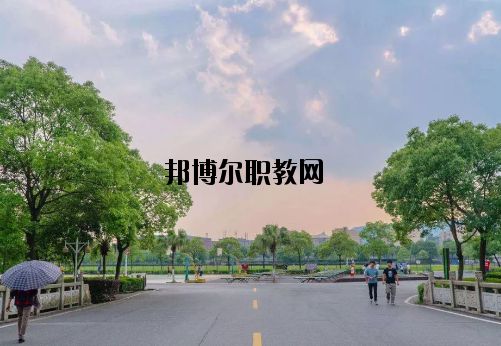 新余新興產(chǎn)業(yè)工程學(xué)校怎么樣、好不好