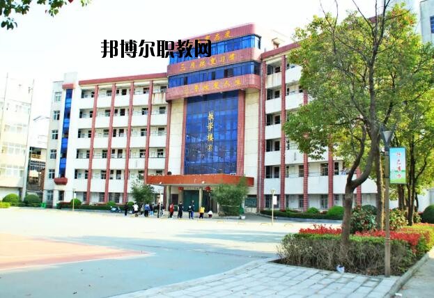孝感工業(yè)學(xué)校2020年報(bào)名條件、招生要求、招生對象