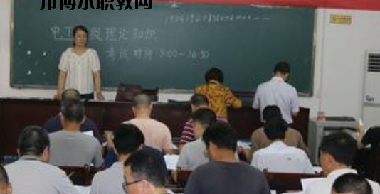 百色右江區(qū)職業(yè)技術學校2020年報名條件、招生要求、招生對象
