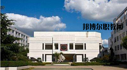 河南技工學(xué)校2021年招生辦聯(lián)系電話(huà)