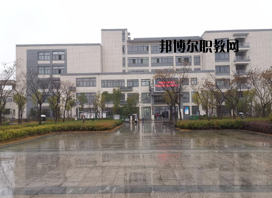 合肥工業(yè)學(xué)校2020年報名條件、招生要求、招生對象