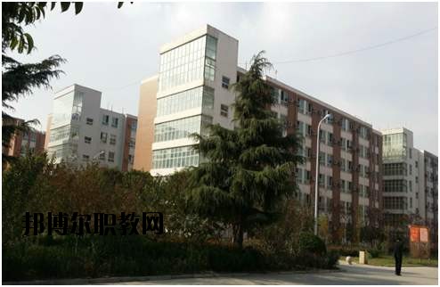 鄭州中原中等專業(yè)學校2021年報名條件、招生要求、招生對象