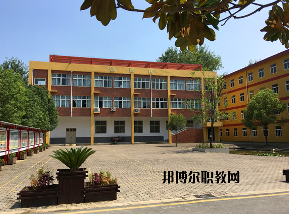潁上信息工程學(xué)校2020年報(bào)名條件、招生要求、招生對(duì)象