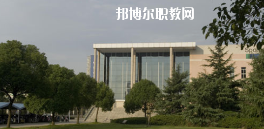 崇左八桂城市中等職業(yè)技術(shù)學(xué)校2020年報(bào)名條件、招生要求、招生對(duì)象