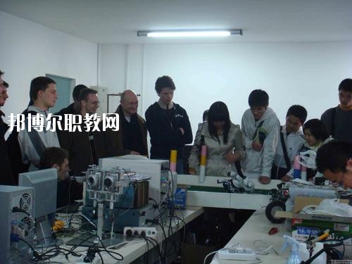 瀘州化工廠技工學校2020年報名條件、招生要求、招生對象