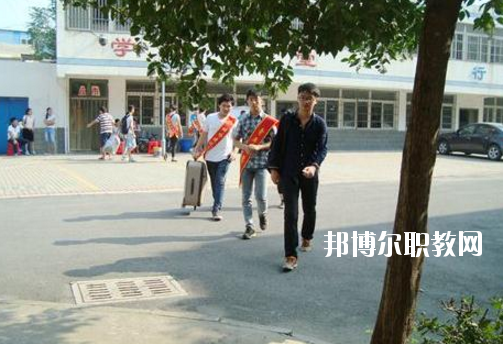 合肥商貿(mào)職業(yè)學(xué)校2020年報名條件、招生要求、招生對象