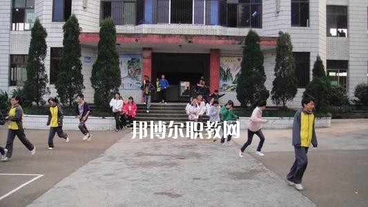 達縣亭子職業(yè)高級中學2020年報名條件、招生要求、招生對象