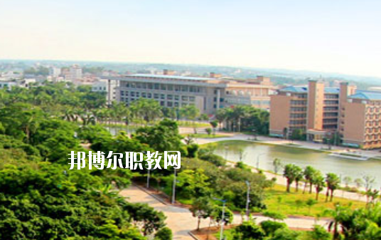 湛江理工職業(yè)學校2020年報名條件、招生要求、招生對象
