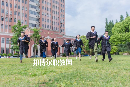 深圳市新鵬職業(yè)高級中學(xué)020年報名條件、招生要求、招生對象