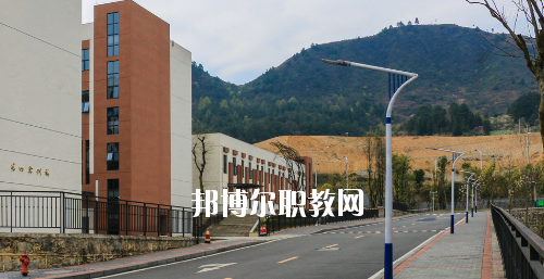 貴州建設(shè)職業(yè)技術(shù)學(xué)院中職部2020年報名條件、招生要求、招生對象