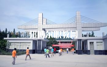 新縣千斤職業(yè)高級(jí)中學(xué)2021年報(bào)名條件、招生要求、招生對(duì)象