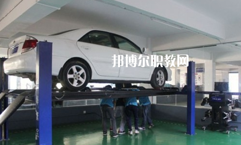 廣東2020年汽修學校適合女生學嗎