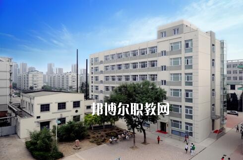 南陽經(jīng)濟貿(mào)易學(xué)校2021年報名條件、招生要求、招生對象