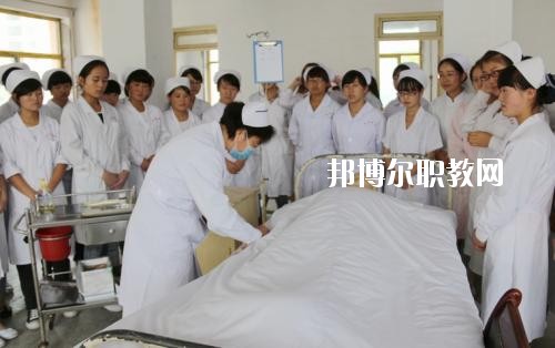 四川2020年女生學什么衛(wèi)校好