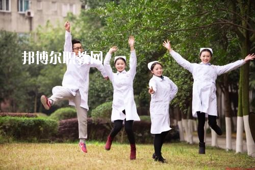 四川2020年男生上衛(wèi)校學(xué)什么好