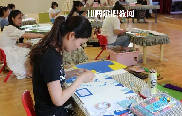 湖北2020年女生讀幼師學校有前途嗎