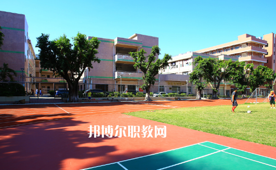 東莞經(jīng)濟(jì)貿(mào)易學(xué)校怎么樣、好不好