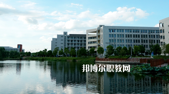 安徽銅陵技師學(xué)院2021年報名條件、招生要求、招生對象