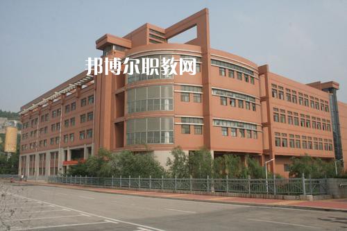 四川長虹職業(yè)技術(shù)學校2021年報名條件、招生要求