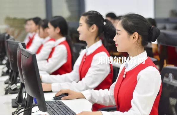 云龍縣民族職業(yè)高級(jí)中學(xué)2021年報(bào)名條件、招生要求、招生對(duì)象