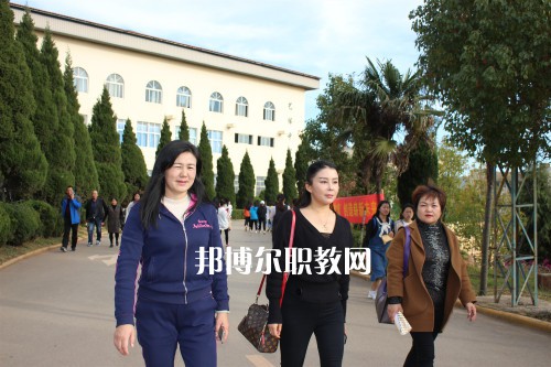 勐?？h職業(yè)高級(jí)中學(xué)2021年報(bào)名條件、招生要求、招生對(duì)象