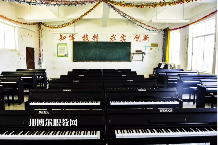 丘北民生職業(yè)技術(shù)學(xué)校2021年學(xué)費(fèi)、收費(fèi)多少