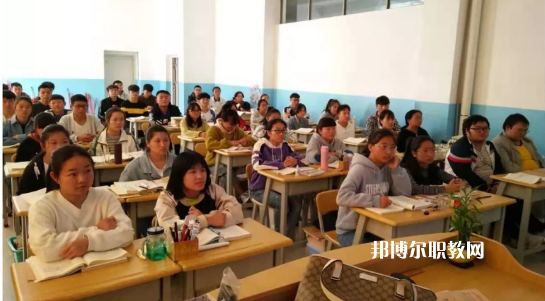 曲靖富源職業(yè)技術(shù)學(xué)校2021年報(bào)名條件、招生要求、招生對(duì)象